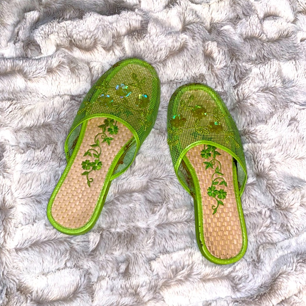 Green, cottage, y2k, slides